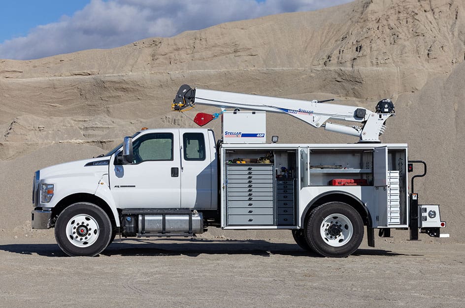 Side view of Stellar TMAX 2 mechanic truck.